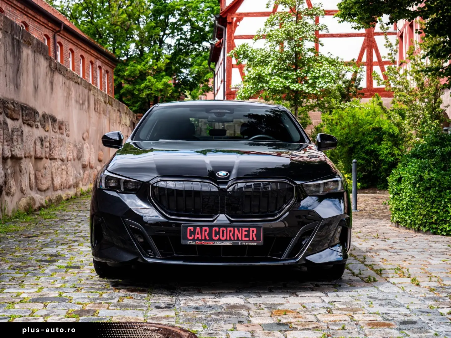 BMW 520d M-SPORTPRO PANO HEADUP KAMRA GLOW H&K
