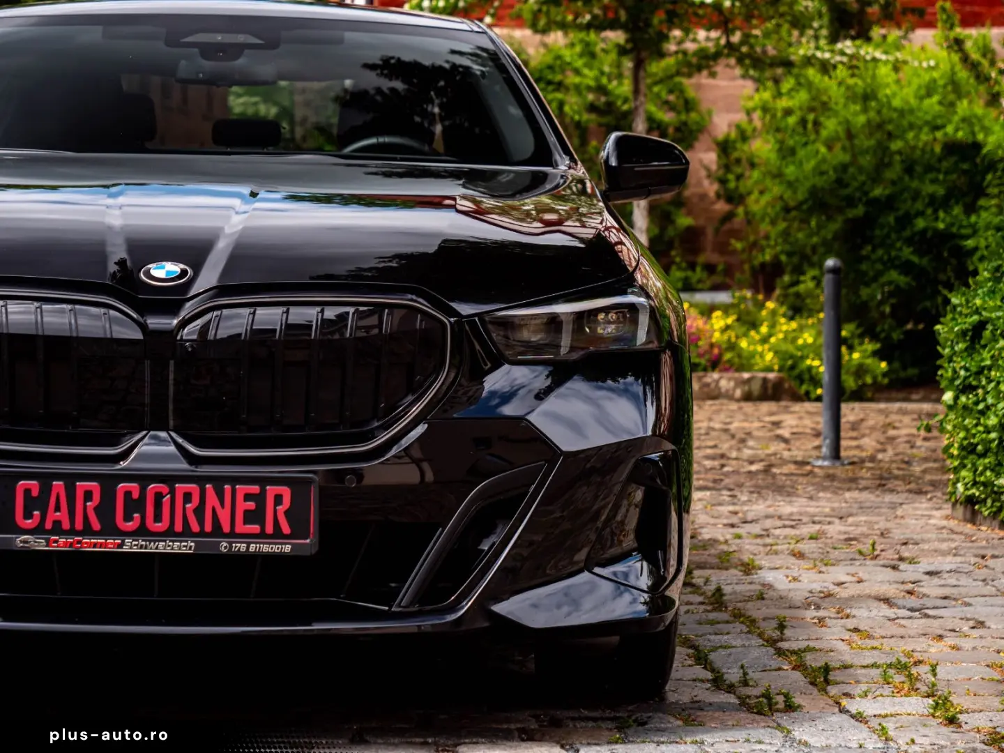 BMW 520d M-SPORTPRO PANO HEADUP KAMRA GLOW H&K