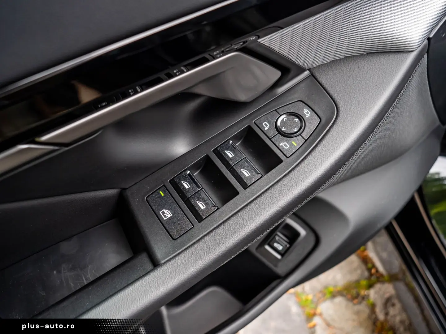 BMW 520d M-SPORTPRO PANO HEADUP KAMRA GLOW H&K