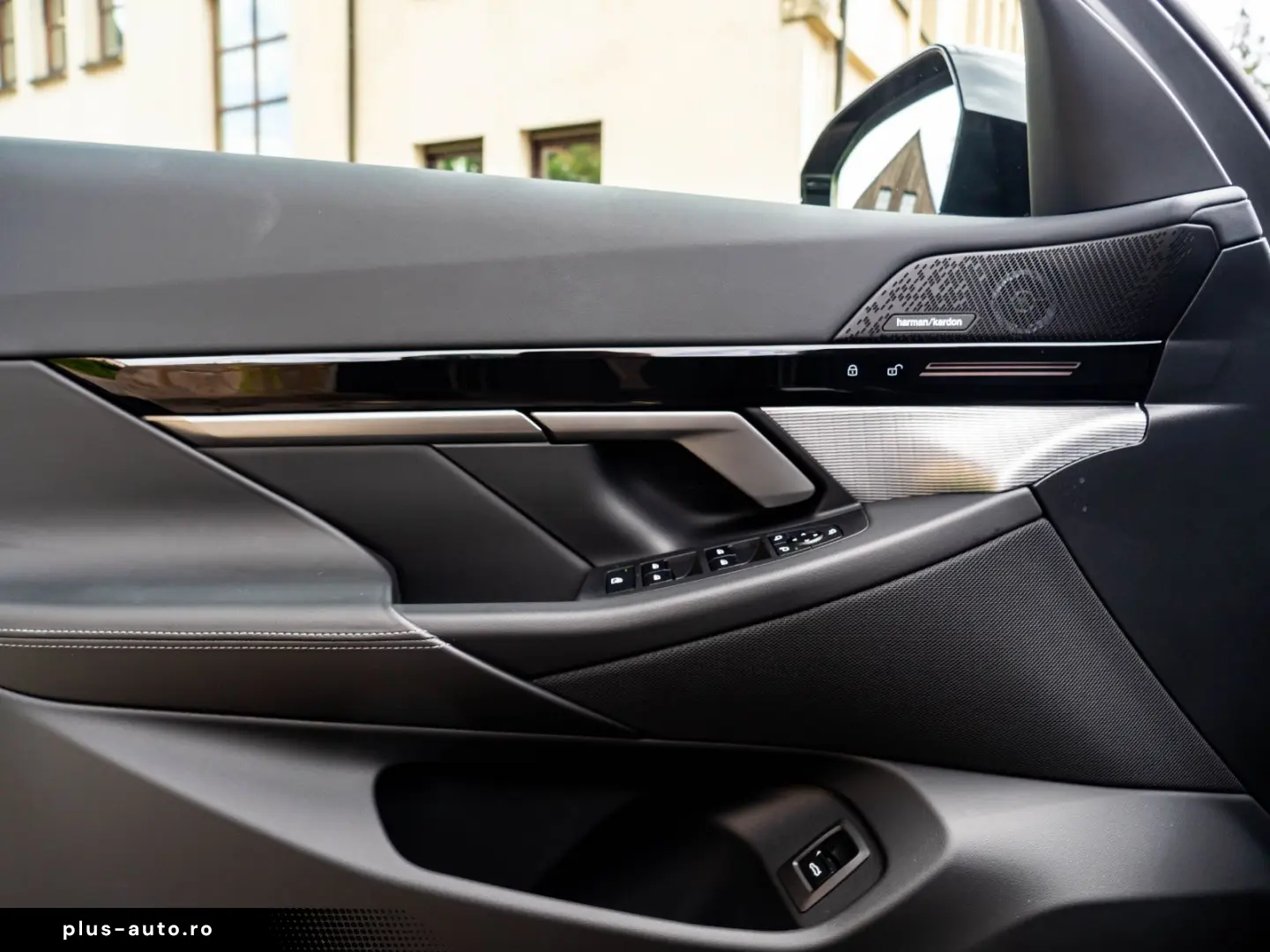 BMW 520d M-SPORTPRO PANO HEADUP KAMRA GLOW H&K