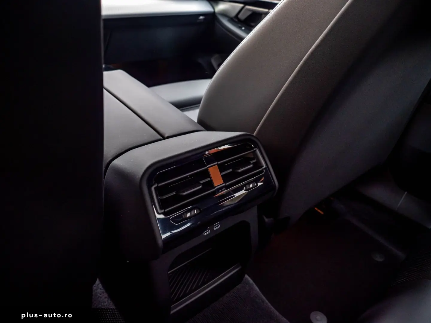 BMW 520d M-SPORTPRO PANO HEADUP KAMRA GLOW H&K