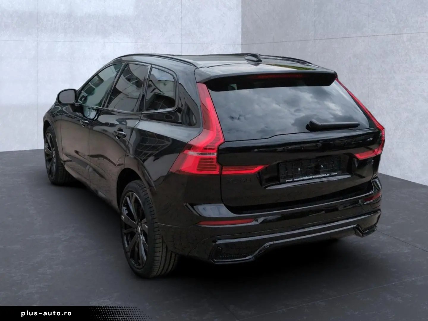 VOLVO XC 60 Plus Black Edition AWD