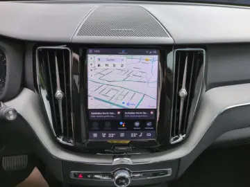 VOLVO XC 60 Plus Black Edition AWD