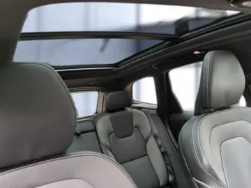 VOLVO XC 60 Plus Black Edition AWD