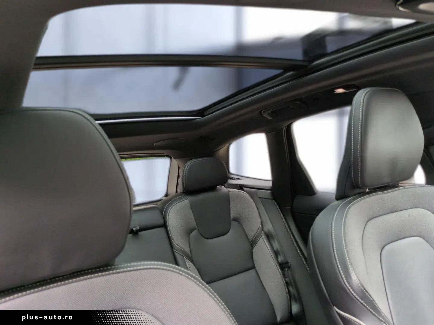 VOLVO XC 60 Plus Black Edition AWD