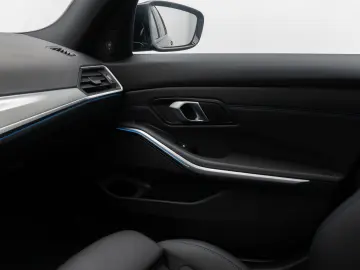 BMW M340i xD H K DAB AHK Panorama 19Zoll WidsDisplay