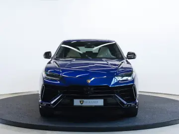 Lamborghini S   AKRAPOVIC   PANO   B & O   MASSAGE