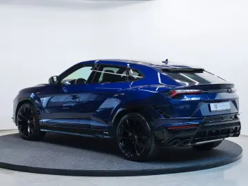 Lamborghini S   AKRAPOVIC   PANO   B & O   MASSAGE