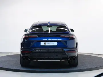 Lamborghini S   AKRAPOVIC   PANO   B & O   MASSAGE
