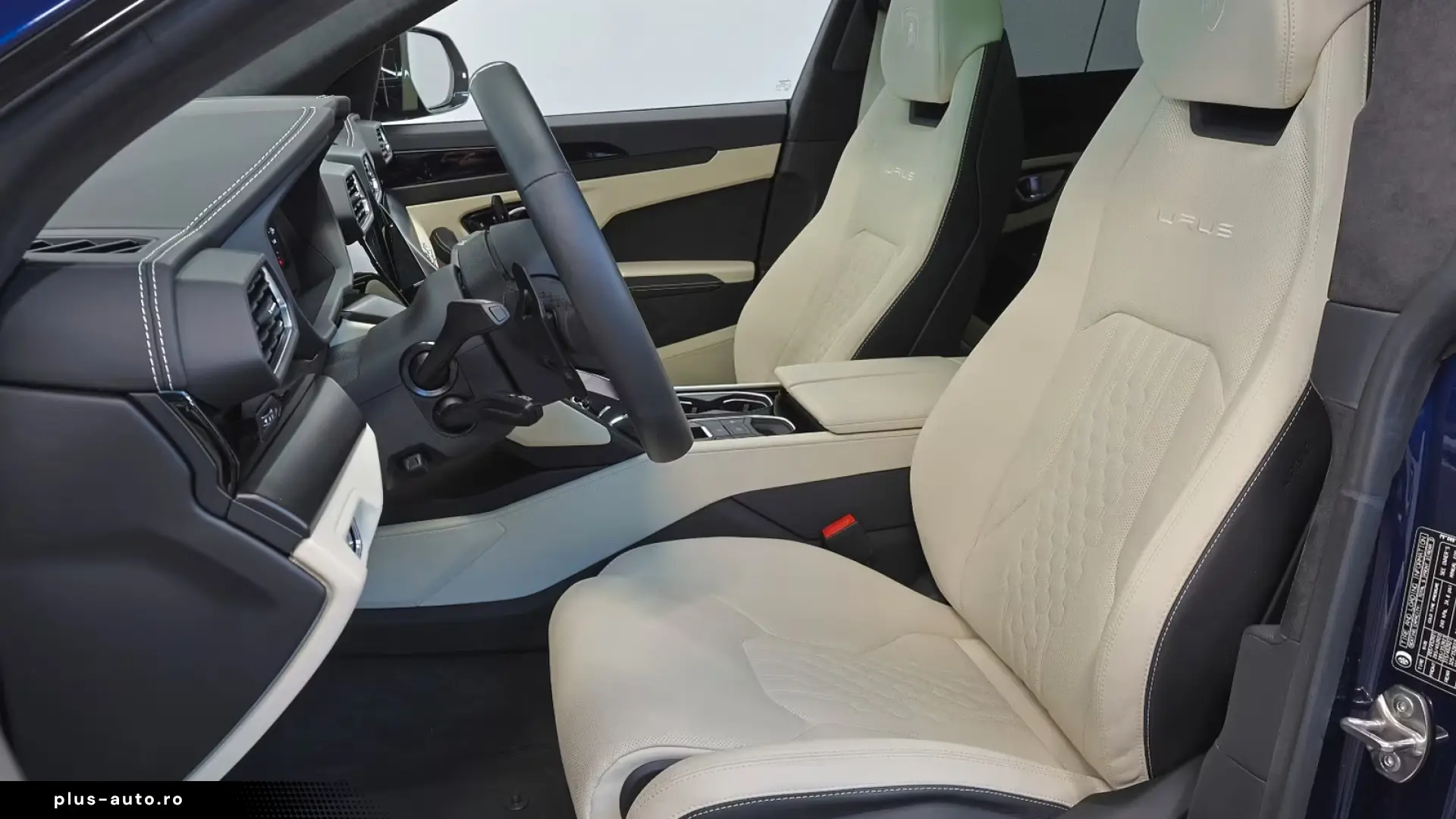Lamborghini S   AKRAPOVIC   PANO   B & O   MASSAGE