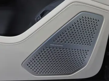 Lamborghini S   AKRAPOVIC   PANO   B & O   MASSAGE