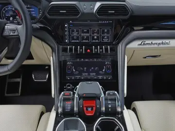 Lamborghini S   AKRAPOVIC   PANO   B & O   MASSAGE
