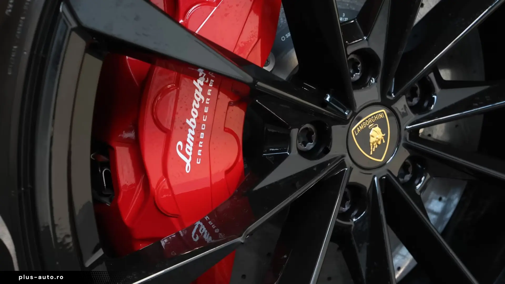 Lamborghini S   AKRAPOVIC   PANO   B & O   MASSAGE