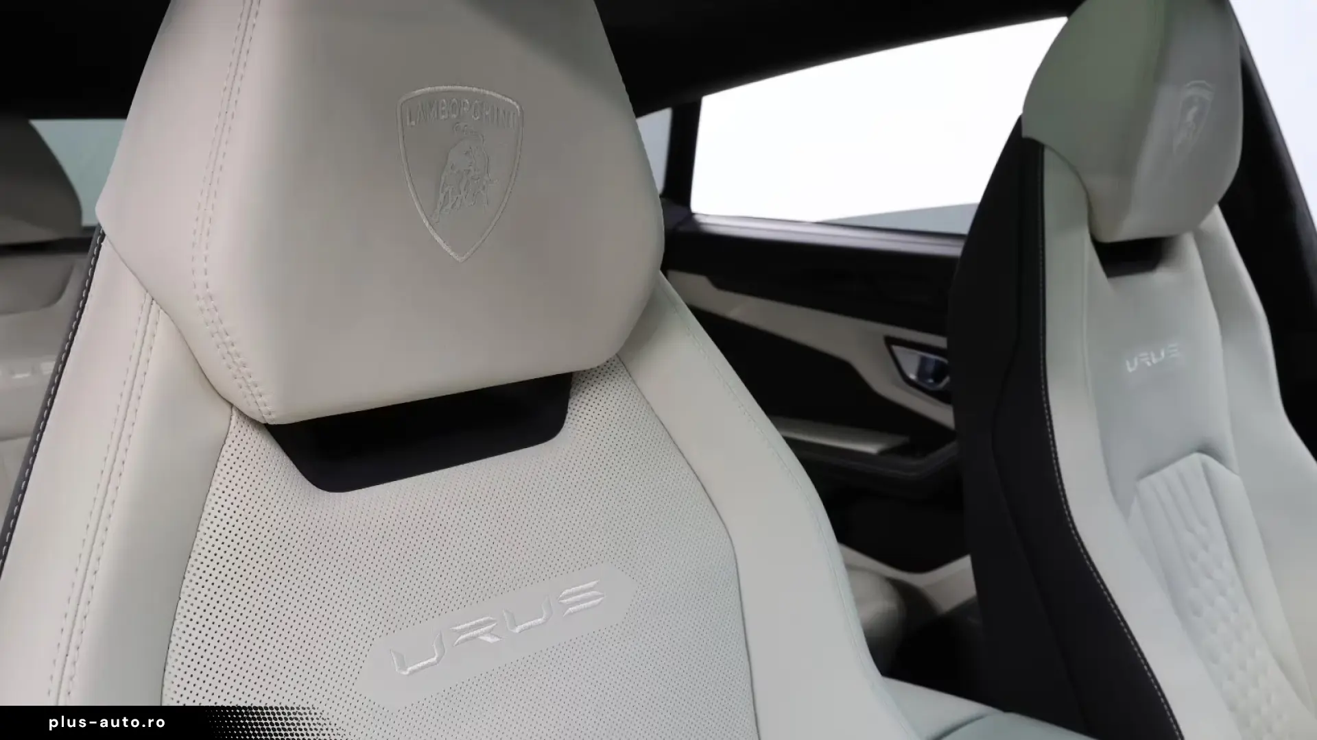 Lamborghini S   AKRAPOVIC   PANO   B & O   MASSAGE