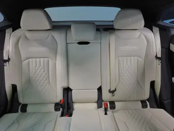 Lamborghini S   AKRAPOVIC   PANO   B & O   MASSAGE