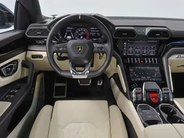 Lamborghini S   AKRAPOVIC   PANO   B & O   MASSAGE