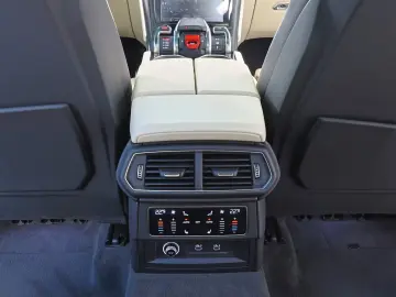 Lamborghini S   AKRAPOVIC   PANO   B & O   MASSAGE