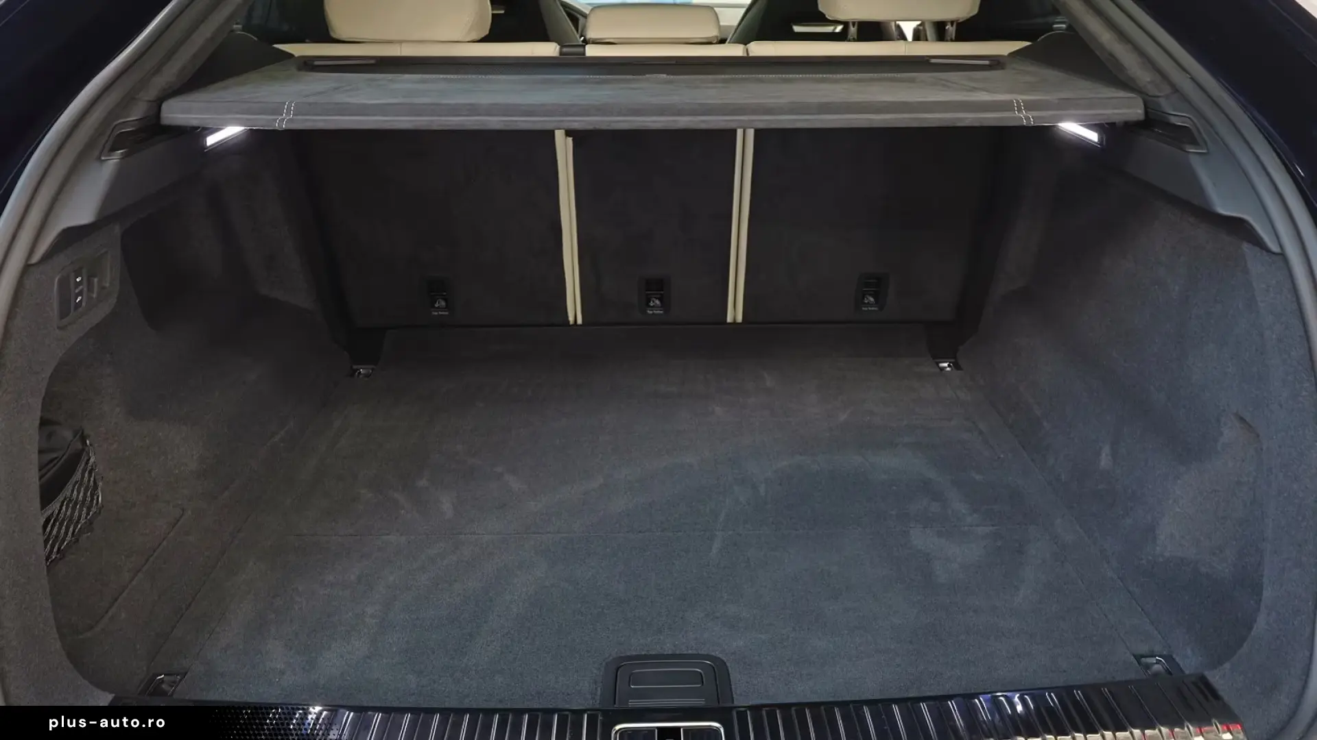 Lamborghini S   AKRAPOVIC   PANO   B & O   MASSAGE