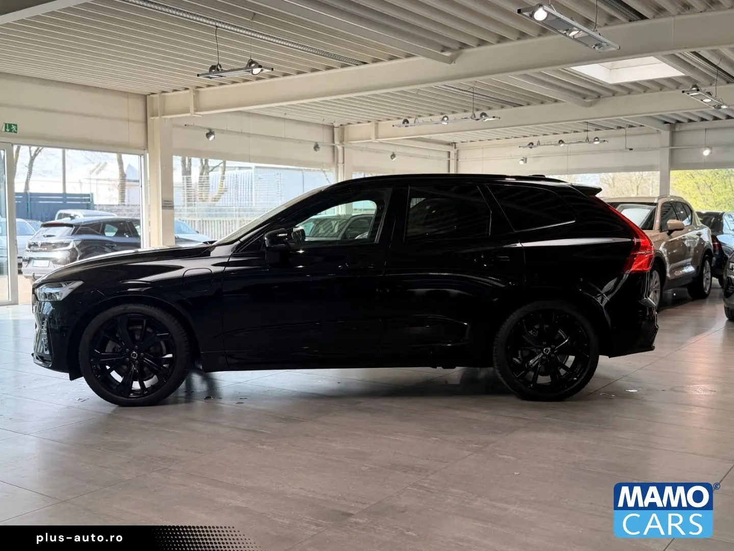 VOLVO XC60 T6 Ultra Black Edition