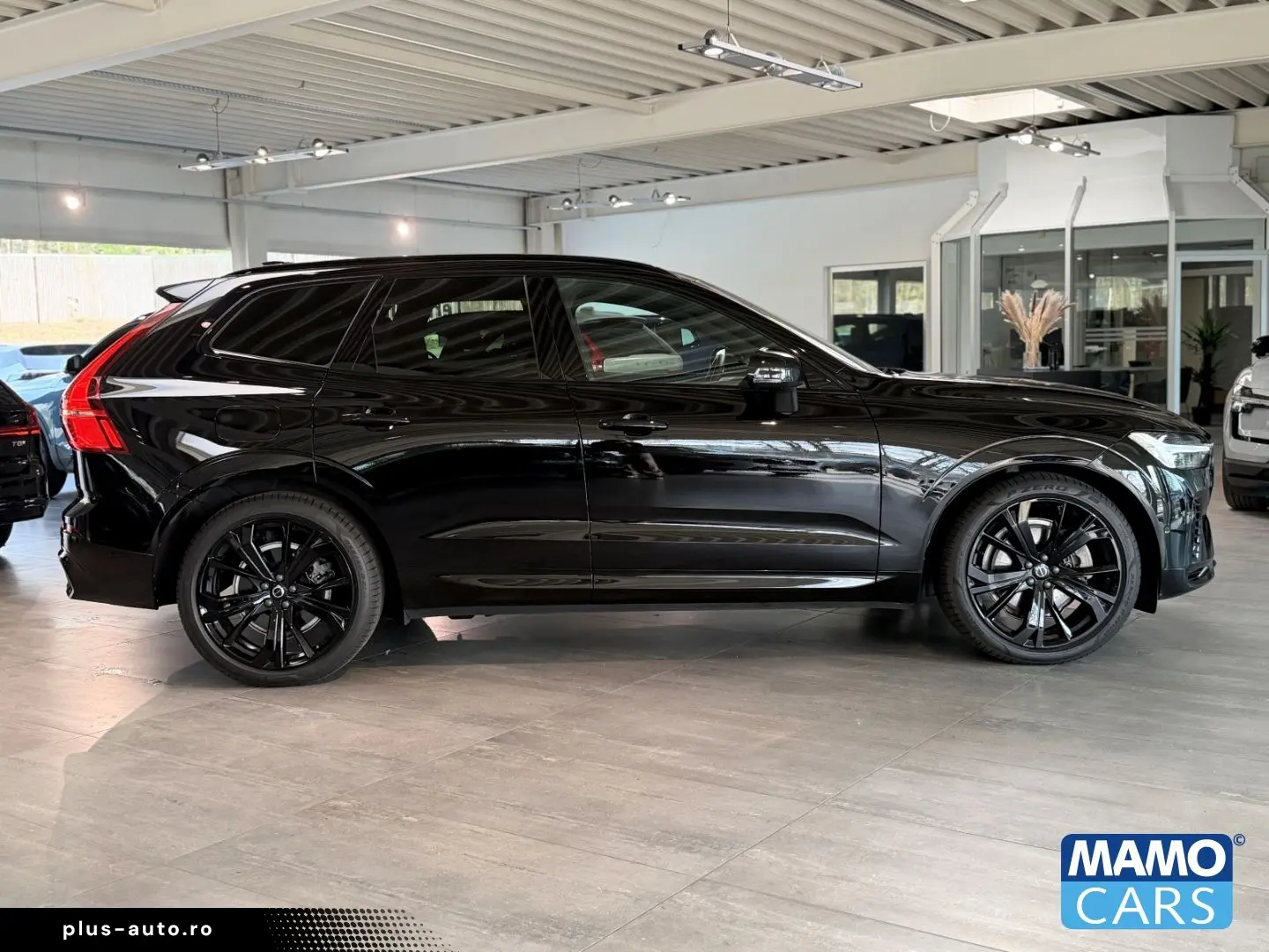 VOLVO XC60 T6 Ultra Black Edition