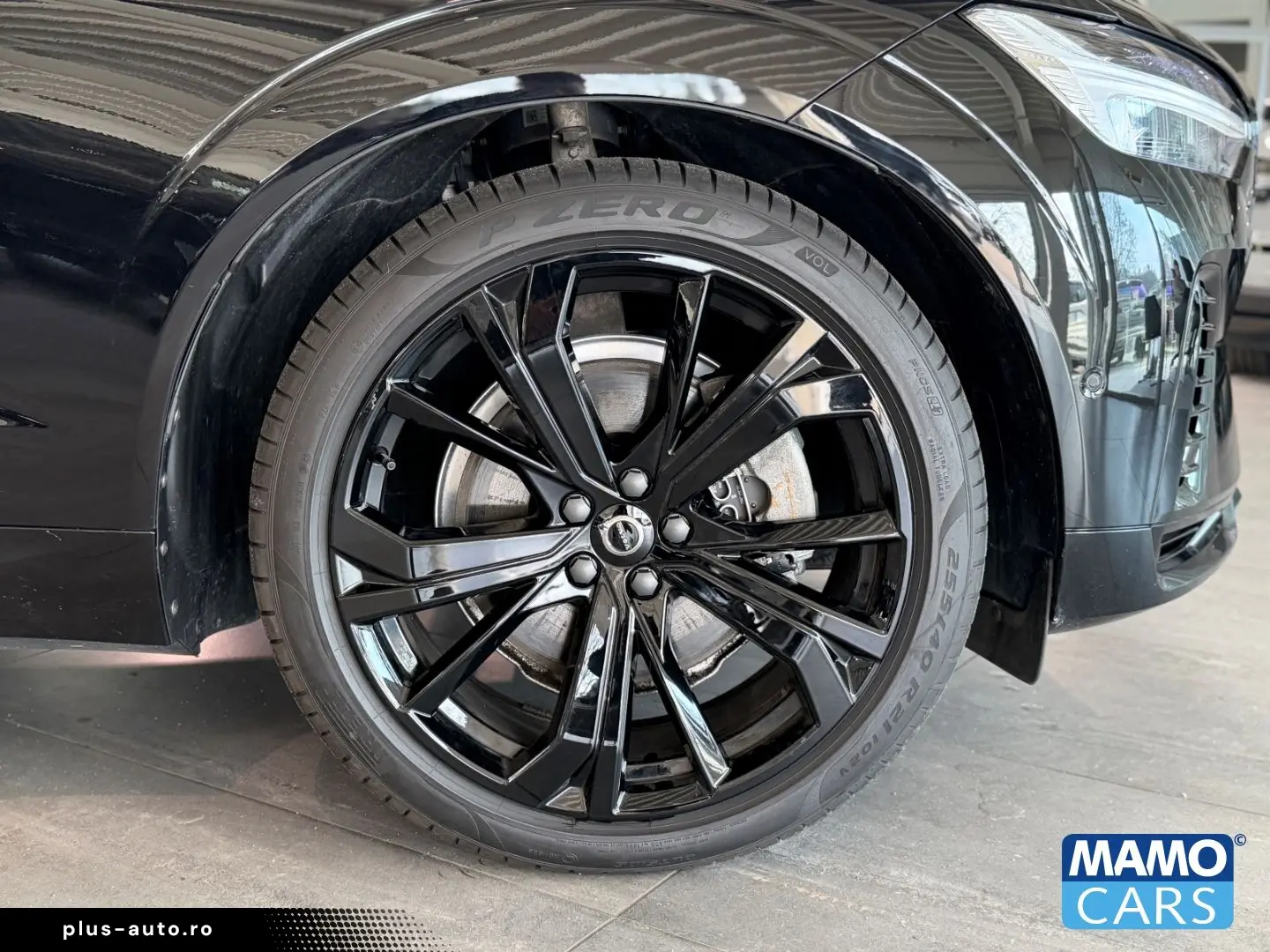 VOLVO XC60 T6 Ultra Black Edition