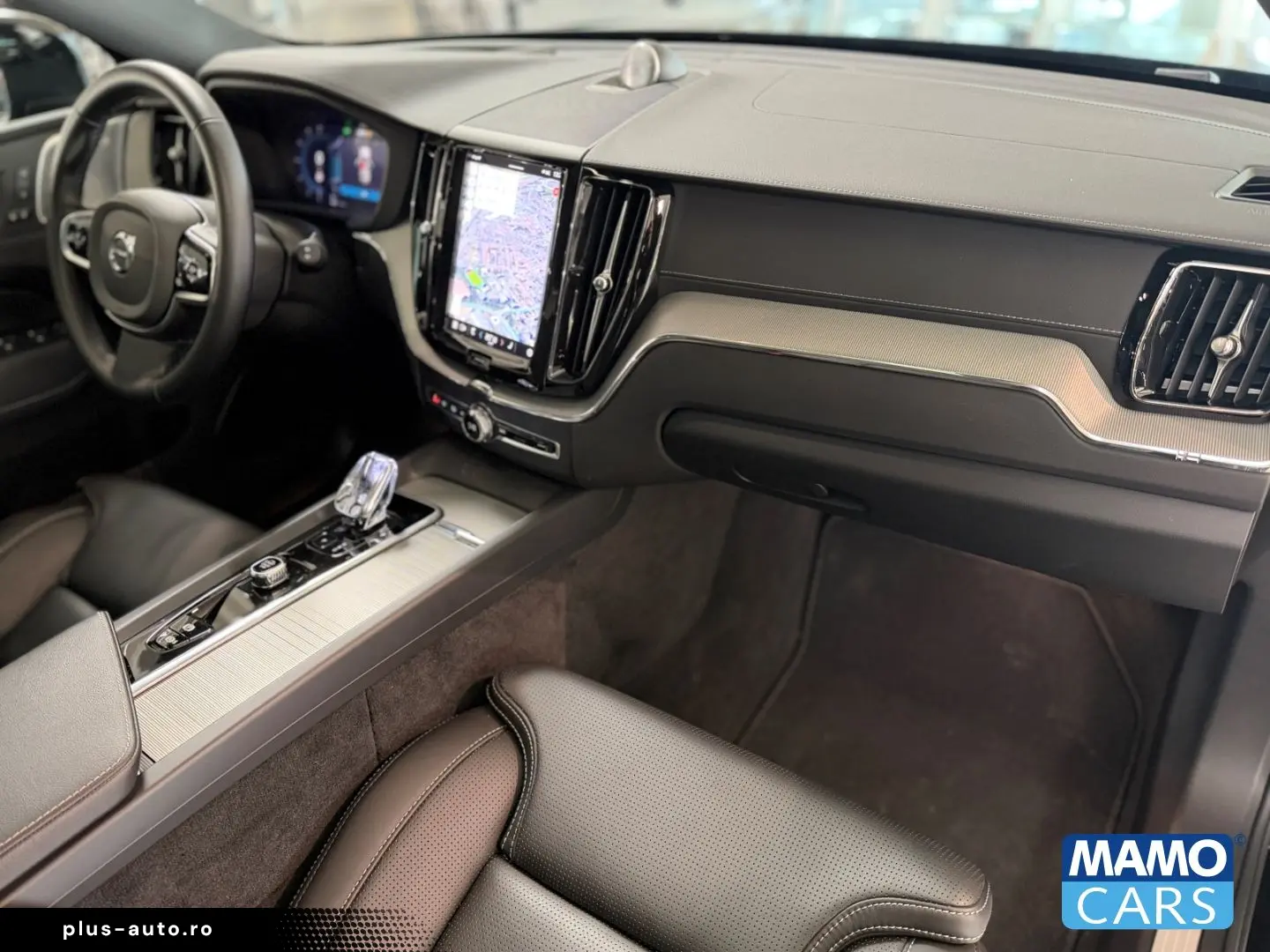 VOLVO XC60 T6 Ultra Black Edition
