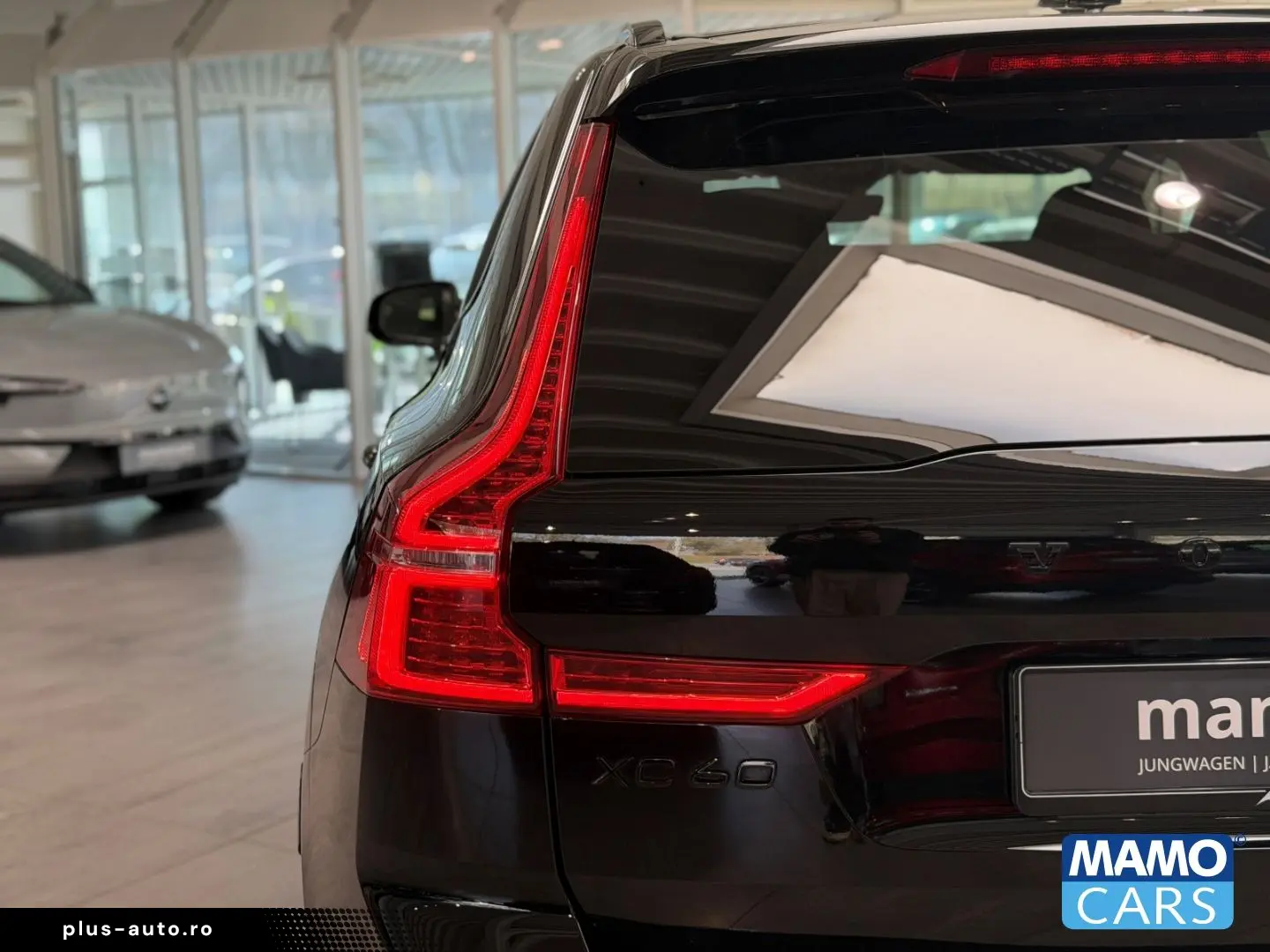 VOLVO XC60 T6 Ultra Black Edition