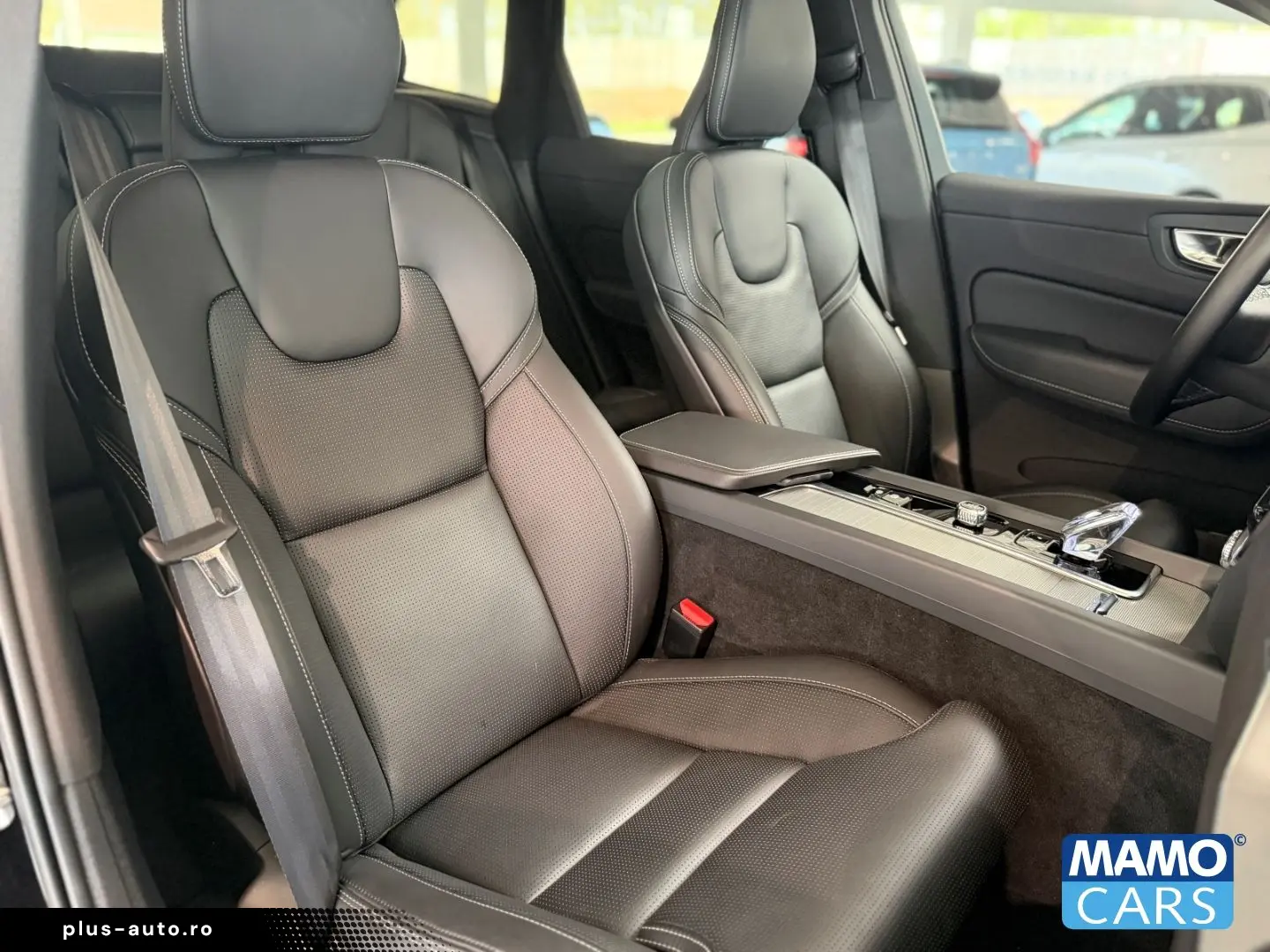 VOLVO XC60 T6 Ultra Black Edition