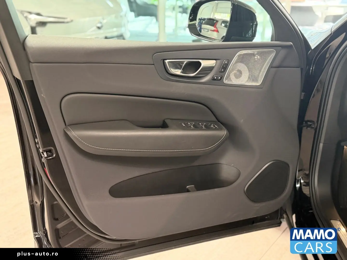 VOLVO XC60 T6 Ultra Black Edition