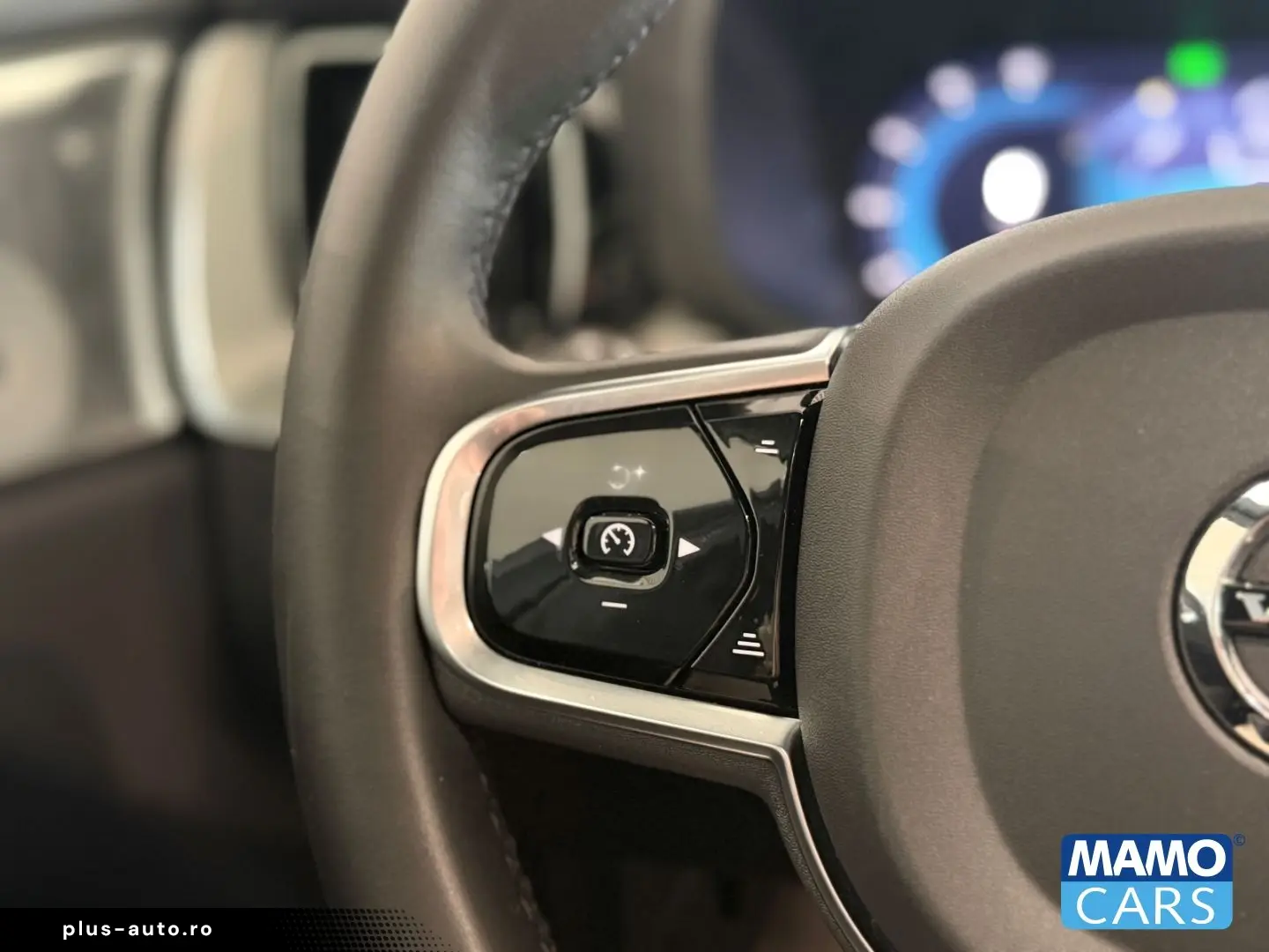 VOLVO XC60 T6 Ultra Black Edition