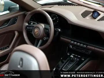 PORSCHE 992 Carrera 4 GTS Cabrio 1. Hand Porsche Approve