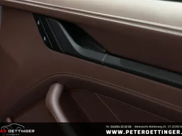 PORSCHE 992 Carrera 4 GTS Cabrio 1. Hand Porsche Approve