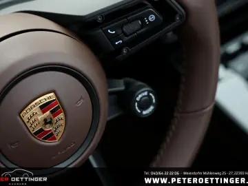 PORSCHE 992 Carrera 4 GTS Cabrio 1. Hand Porsche Approve