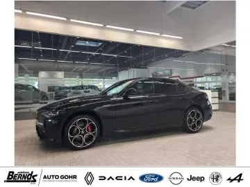 ALFA ROMEO Giulia 2.0 Turbo 16V AT8-Q4 Veloce AUTOMATIK 4WD