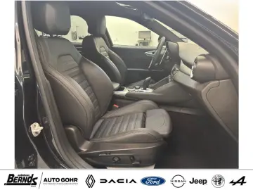 ALFA ROMEO Giulia 2.0 Turbo 16V AT8-Q4 Veloce AUTOMATIK 4WD