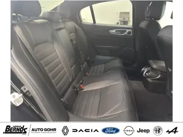 ALFA ROMEO Giulia 2.0 Turbo 16V AT8-Q4 Veloce AUTOMATIK 4WD