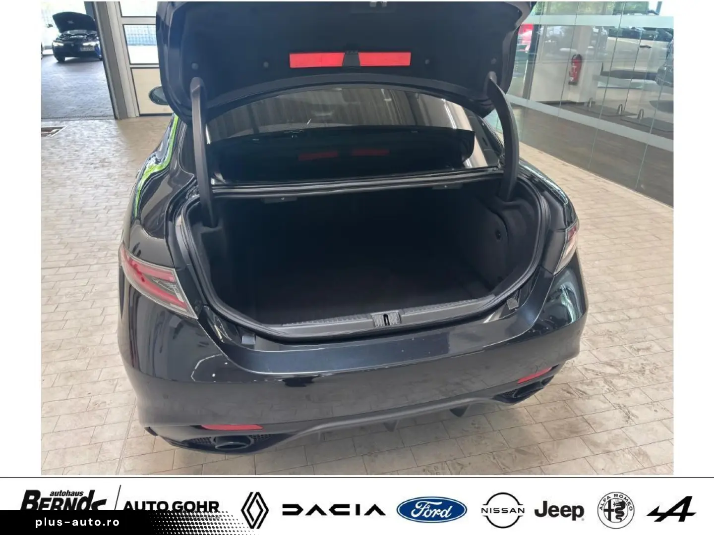ALFA ROMEO Giulia 2.0 Turbo 16V AT8-Q4 Veloce AUTOMATIK 4WD