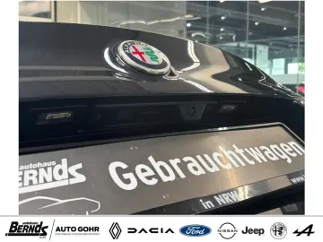 ALFA ROMEO Giulia 2.0 Turbo 16V AT8-Q4 Veloce AUTOMATIK 4WD
