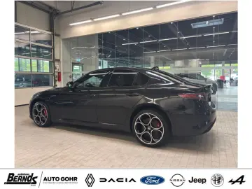 ALFA ROMEO Giulia 2.0 Turbo 16V AT8-Q4 Veloce AUTOMATIK 4WD
