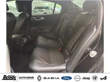 ALFA ROMEO Giulia 2.0 Turbo 16V AT8-Q4 Veloce AUTOMATIK 4WD