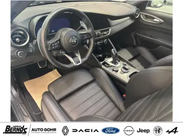 ALFA ROMEO Giulia 2.0 Turbo 16V AT8-Q4 Veloce AUTOMATIK 4WD