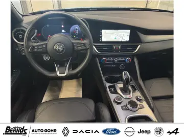 ALFA ROMEO Giulia 2.0 Turbo 16V AT8-Q4 Veloce AUTOMATIK 4WD