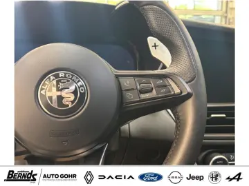 ALFA ROMEO Giulia 2.0 Turbo 16V AT8-Q4 Veloce AUTOMATIK 4WD