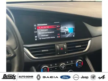 ALFA ROMEO Giulia 2.0 Turbo 16V AT8-Q4 Veloce AUTOMATIK 4WD