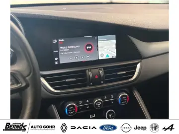 ALFA ROMEO Giulia 2.0 Turbo 16V AT8-Q4 Veloce AUTOMATIK 4WD