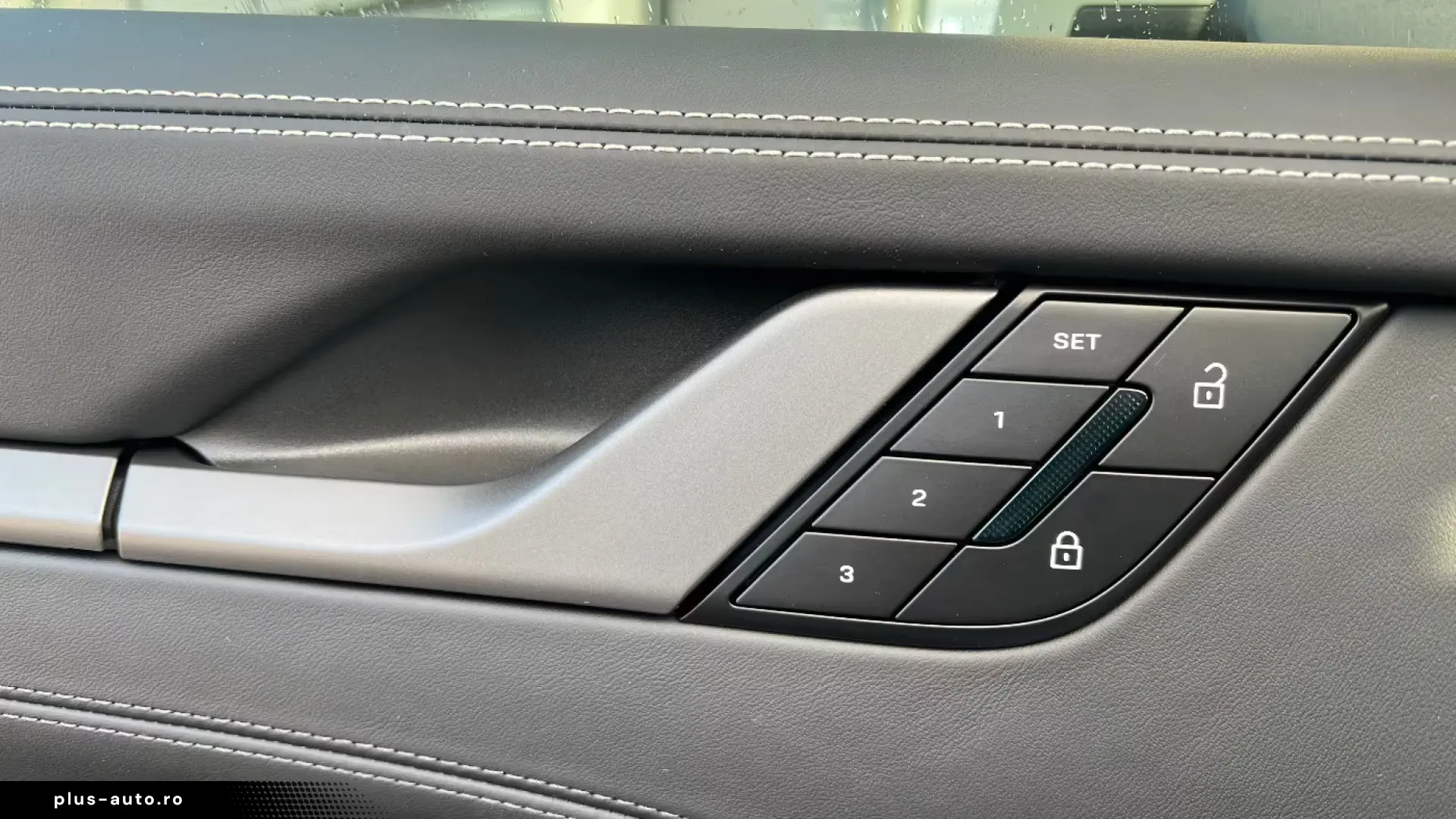 Porsche 992 (911) Carrera 4S Cabrio   Liftsystem   BOSE