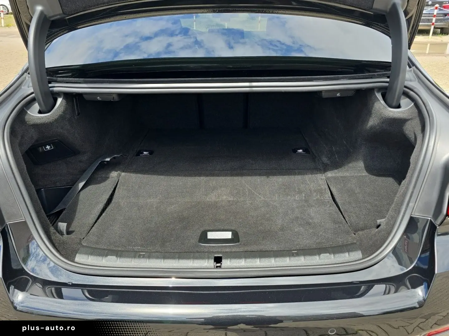 BMW 530 e xDrive M-Sport Aut. HUD LASER H&K ACC GSD