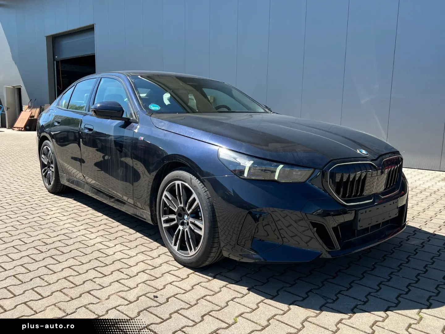 BMW 520i M Sport Pro  ICONIC 360  HUD H&K SITZBELÜFT