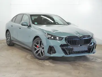 BMW 520i M Sport Pro HK HiFi DAB LED