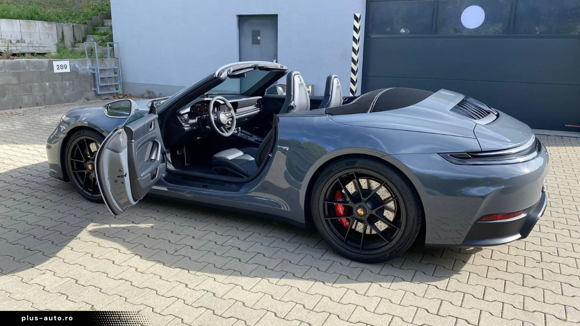 Porsche 992 GTS4 Cabrio Lift Seating Climate BOSE